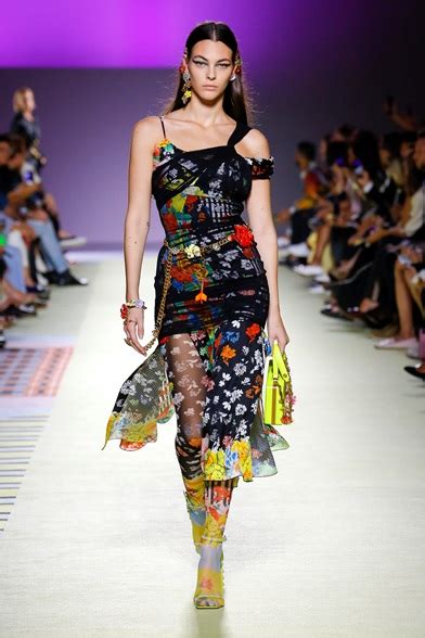 collezione versace primavera estate 2019|versace runway dresses.